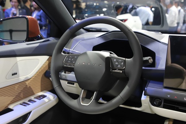 Lexus ES Interior