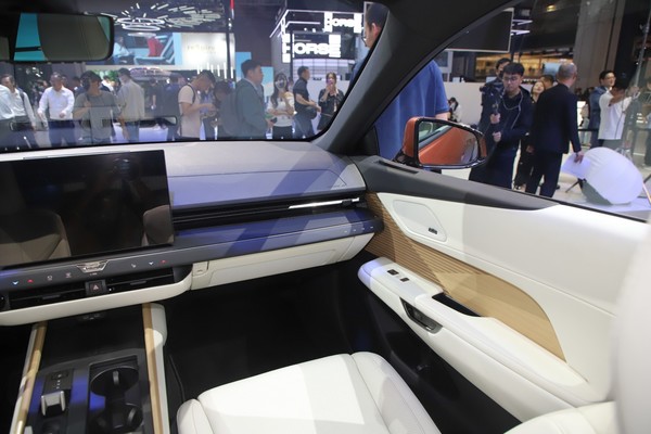 Lexus ES Interior