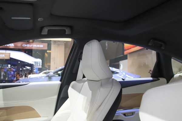 Lexus ES Interior