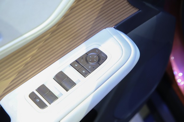 Lexus ES Interior
