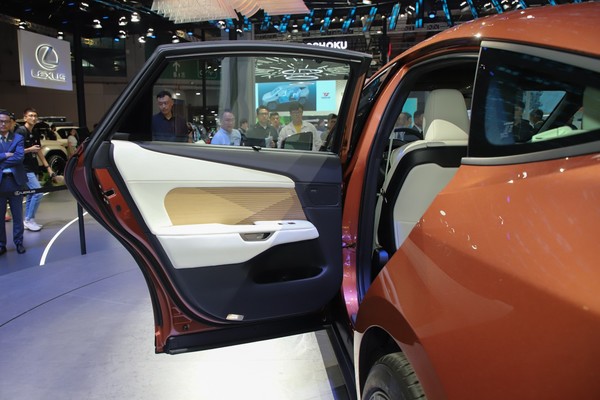Lexus ES Interior