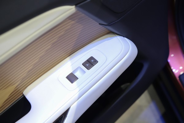 Lexus ES Interior