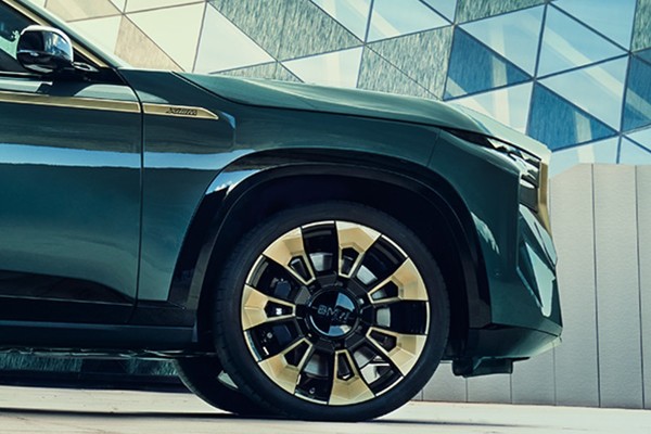 BMW XM Official