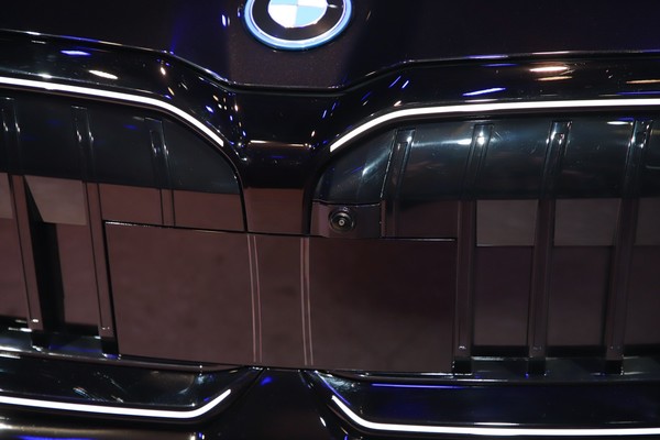 BMW i5 Exterior