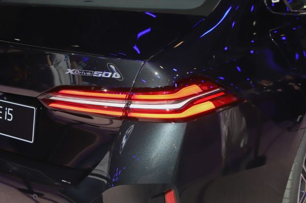 BMW i5 Exterior