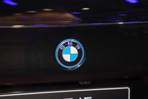 BMW i5 Exterior