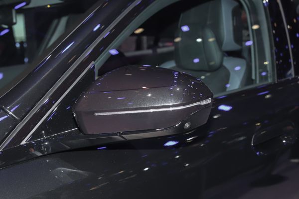 BMW i5 Exterior