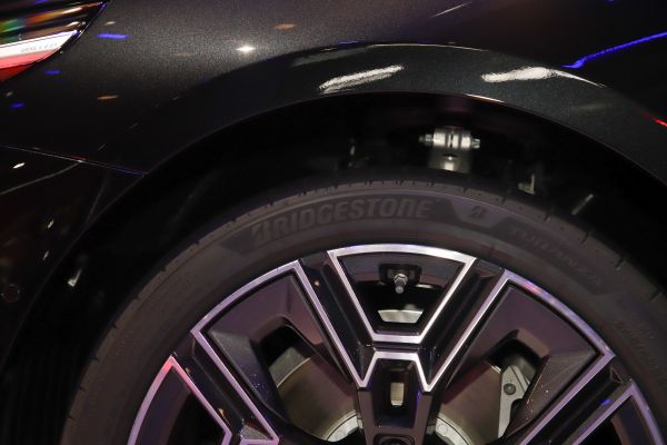 BMW i5 Details