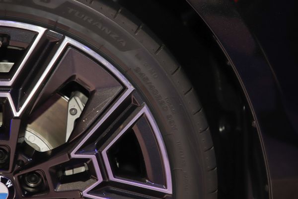 BMW i5 Details