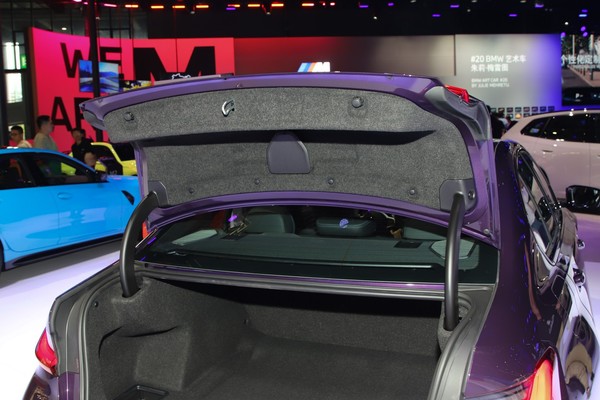 BMW 3 Series Space