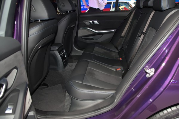 BMW 3 Series Space