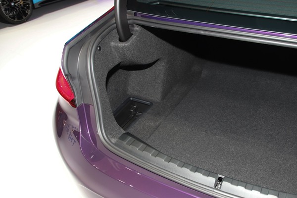BMW 3 Series Space