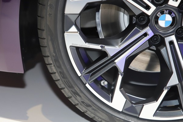 BMW 3 Series Details