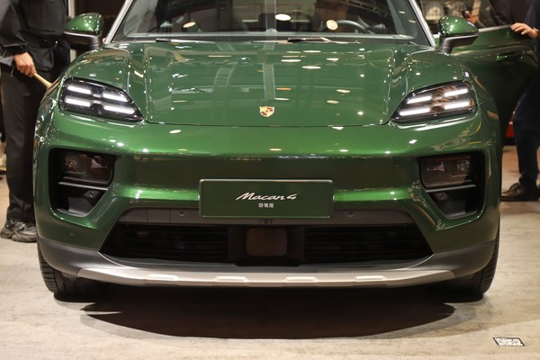 Porsche Macan EV Exterior