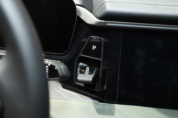 Porsche Macan EV Interior