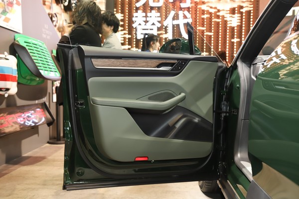 Porsche Macan EV Interior