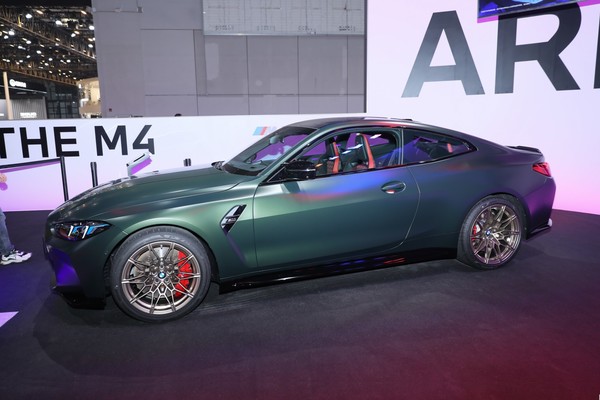 BMW M4 Coupe photo