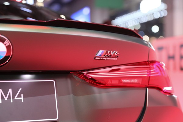 BMW M4 Coupe Exterior