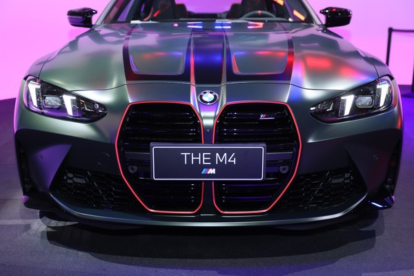 BMW M4 Coupe Exterior