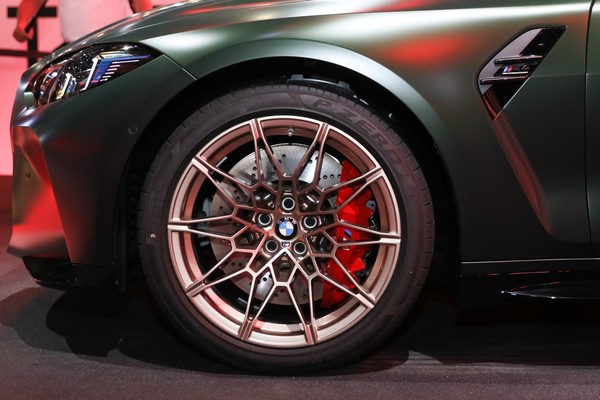 BMW M4 Coupe Exterior