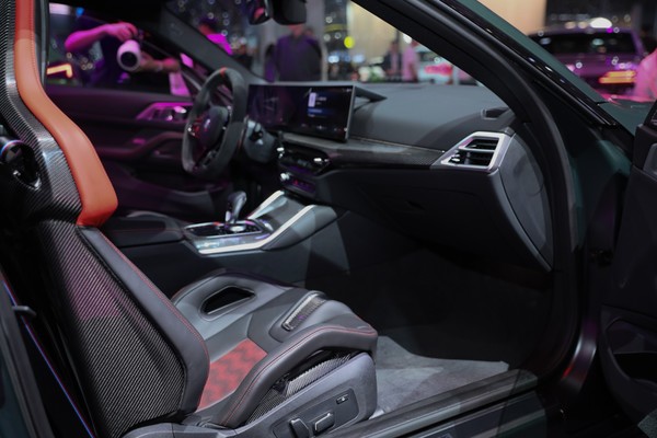 BMW M4 Coupe Space