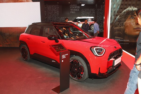 MINI Aceman Exterior