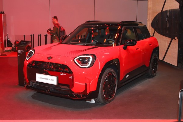 MINI Aceman Exterior