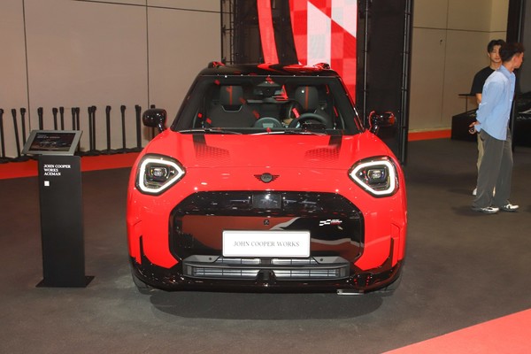 MINI Aceman Exterior