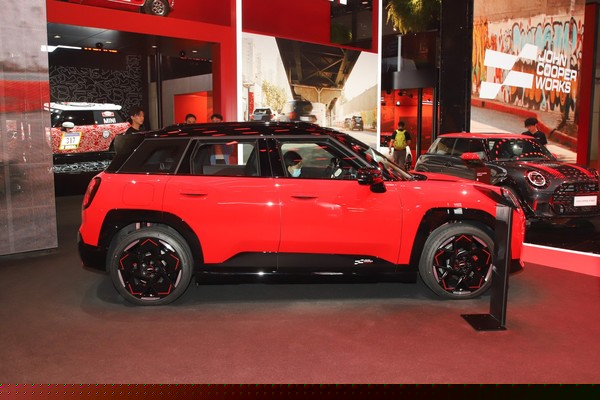 MINI Aceman Exterior