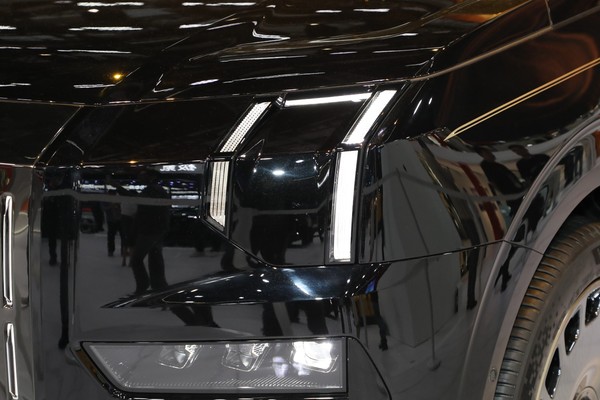 ZEEKR 009 Exterior