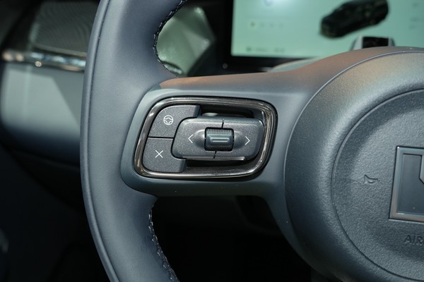 ZEEKR 009 Interior
