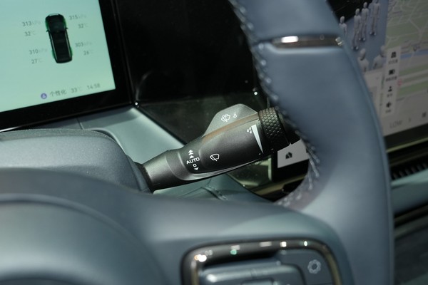 ZEEKR 009 Interior