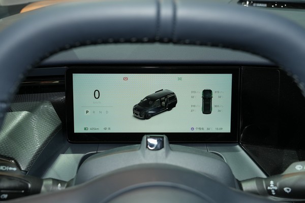 ZEEKR 009 Interior
