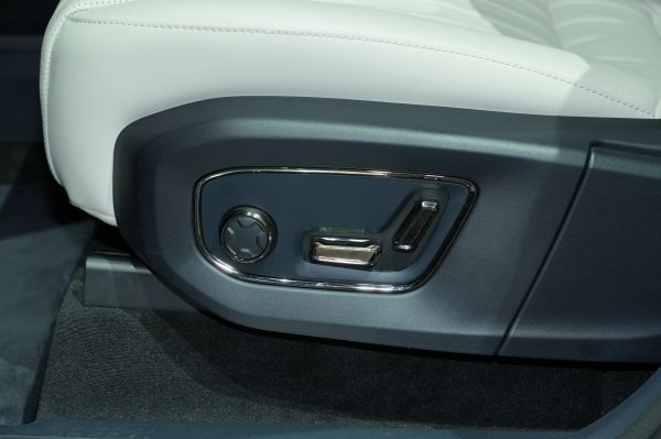 ZEEKR 009 Interior