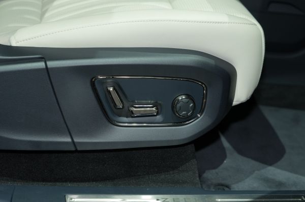 ZEEKR 009 Interior