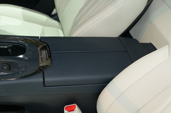 ZEEKR 009 Interior