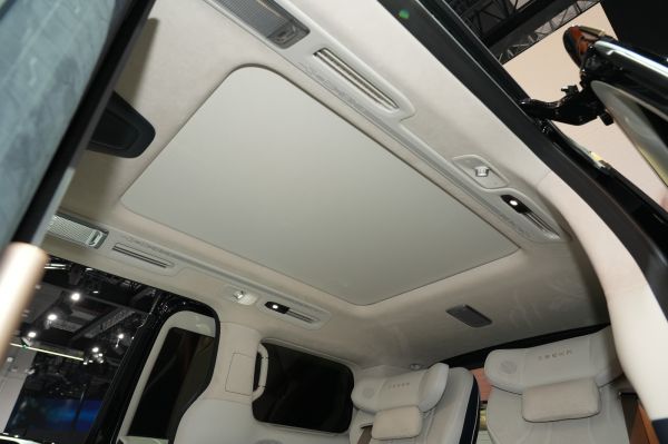 ZEEKR 009 Interior