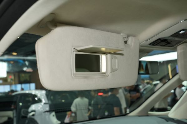 ZEEKR 009 Interior