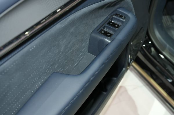 ZEEKR 009 Interior