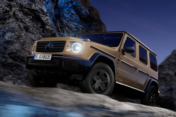 Mercedes-Benz G-Class Official