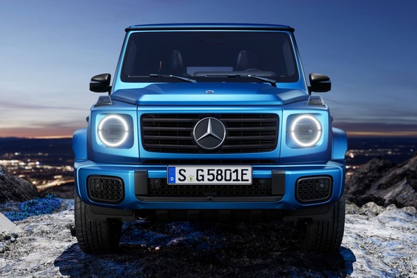Mercedes-Benz G-Class Official