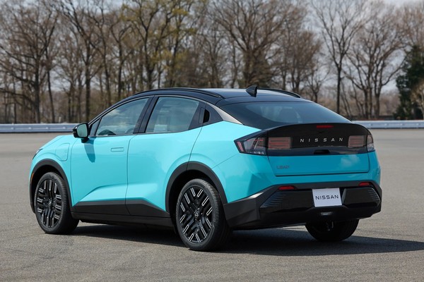 Nissan Leaf Official