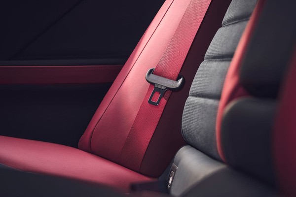Lexus IS Official
