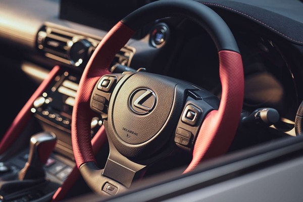 Lexus IS Official