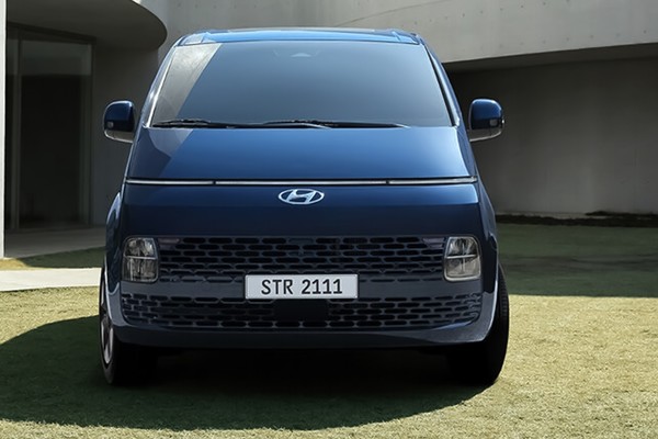 Hyundai Staria Official