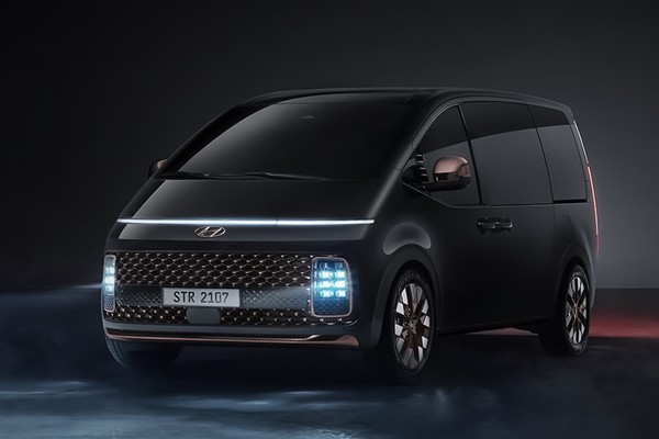 Hyundai Staria photo