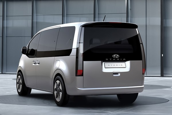 Hyundai Staria photo