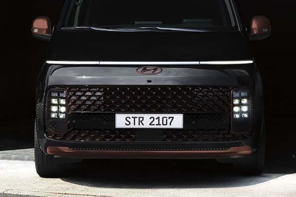 Hyundai Staria Official