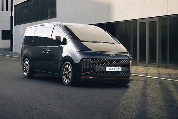 Hyundai Staria Official