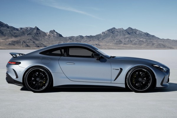 Mercedes-Benz AMG GT 63 Official